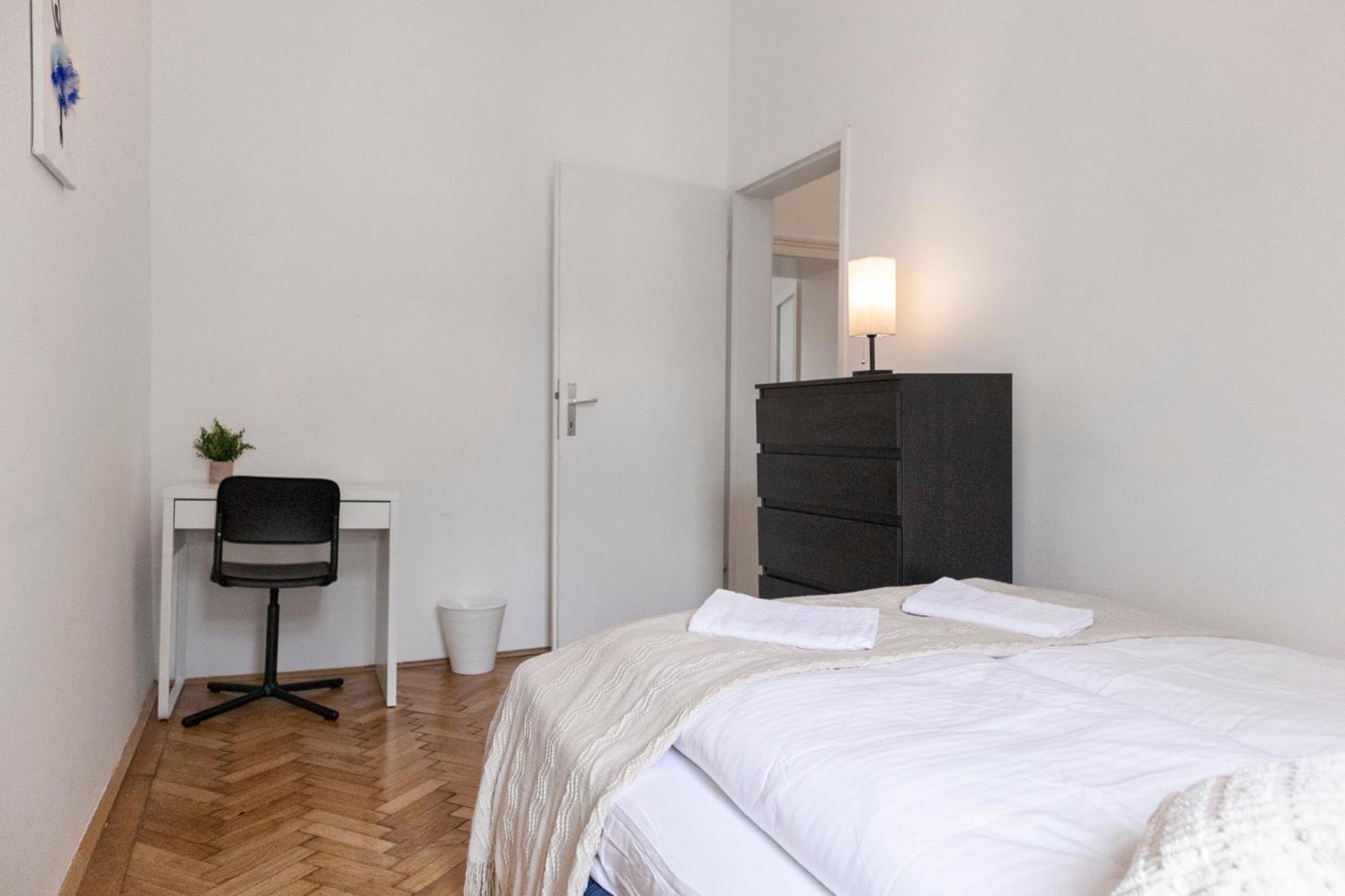 Apartamento Prime Location & Peaceful Shared 2 Bedroom With Backyard Viena